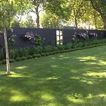 Bed & Breakfast Bennekom 4*